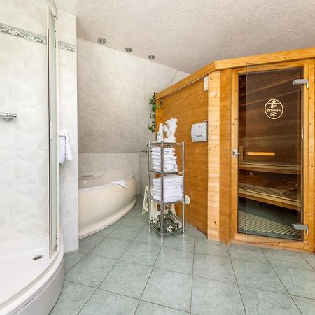 Landhotel Zur Schmiede 고렌레빈 외부 사진