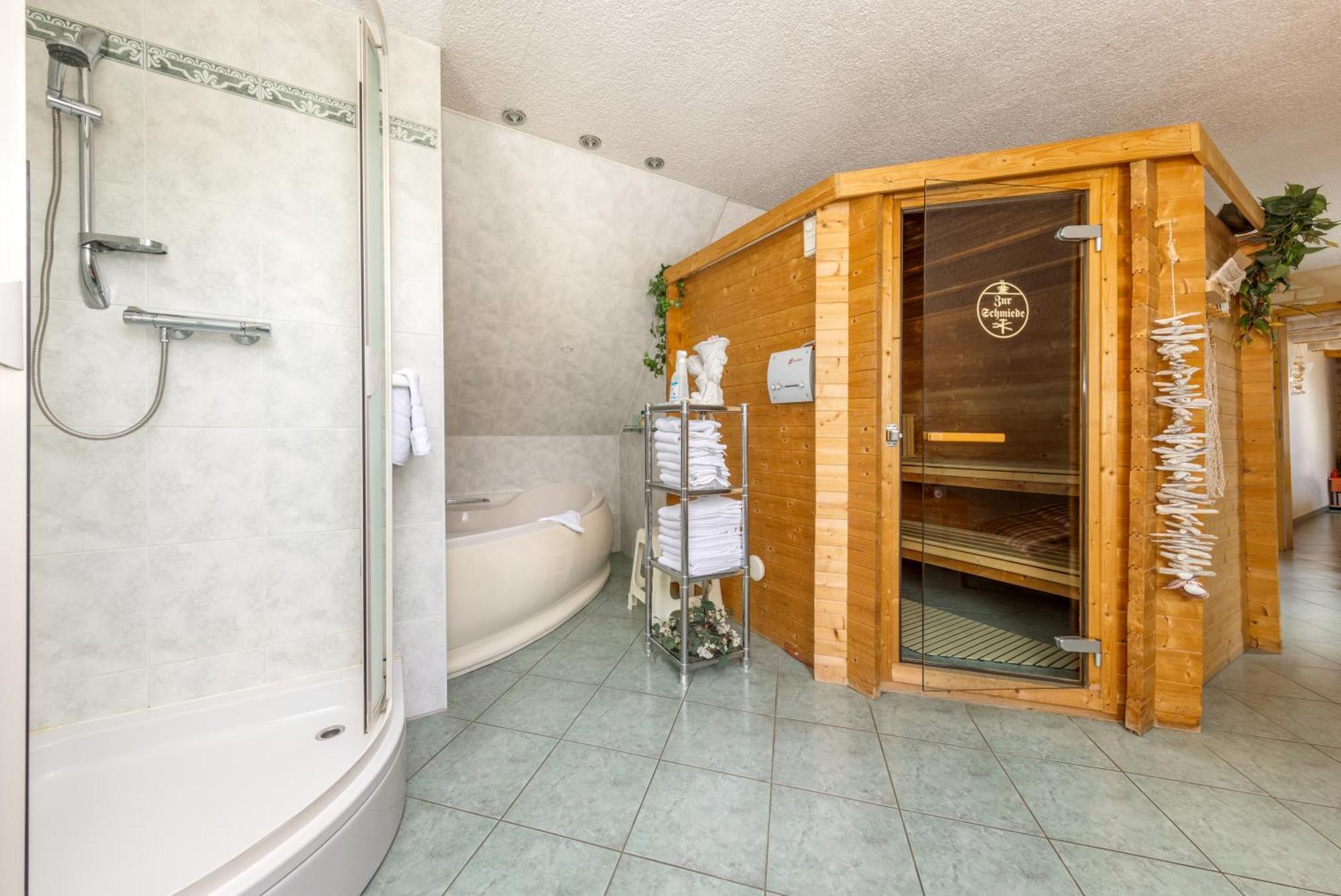 Landhotel Zur Schmiede 고렌레빈 외부 사진