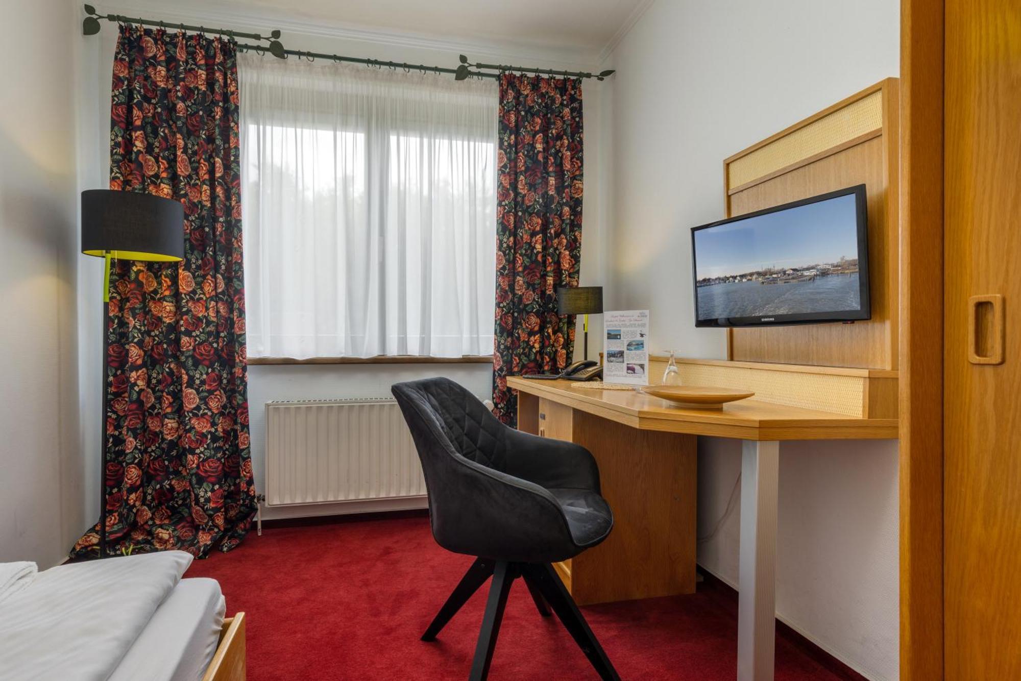 Landhotel Zur Schmiede 고렌레빈 외부 사진