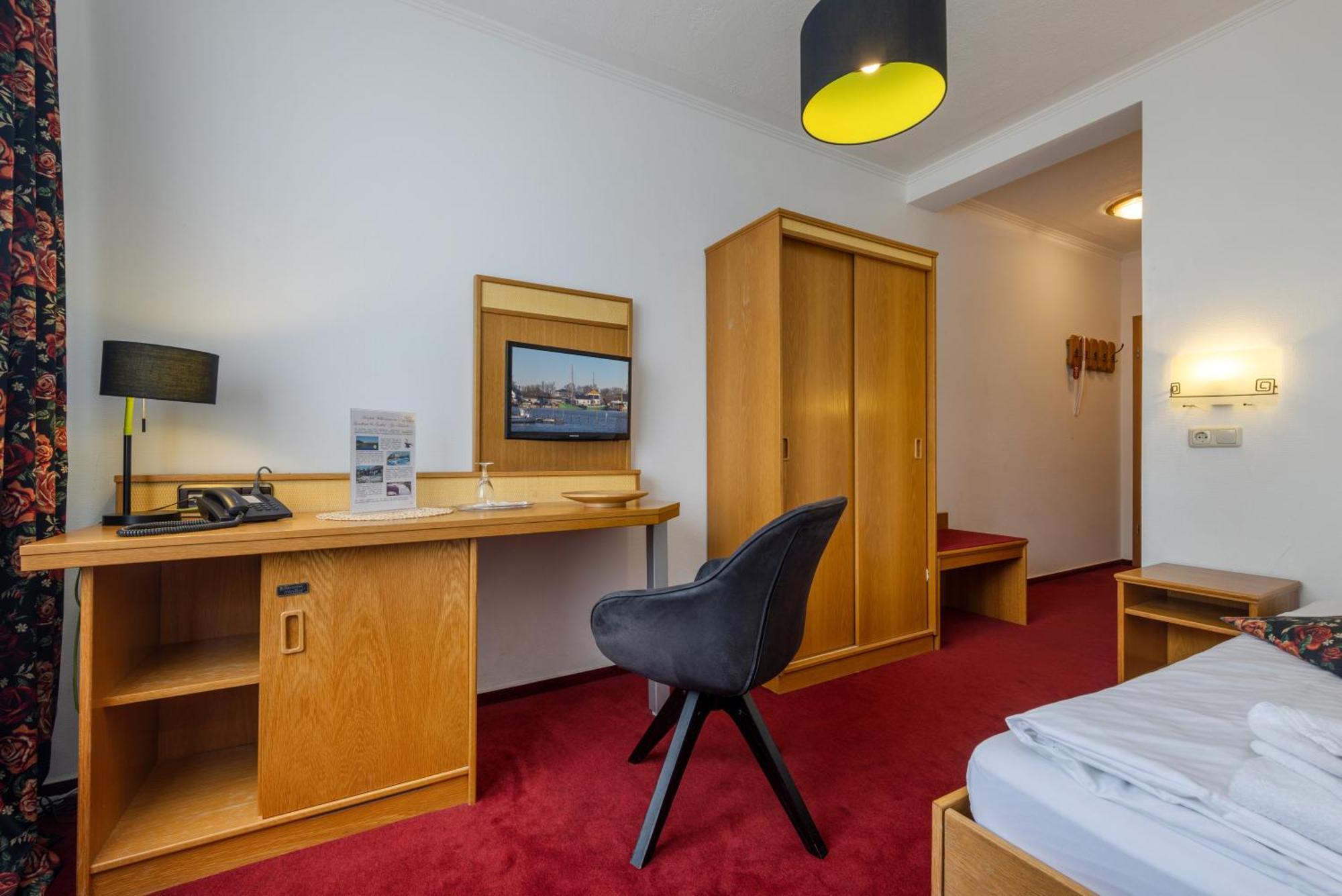 Landhotel Zur Schmiede 고렌레빈 외부 사진