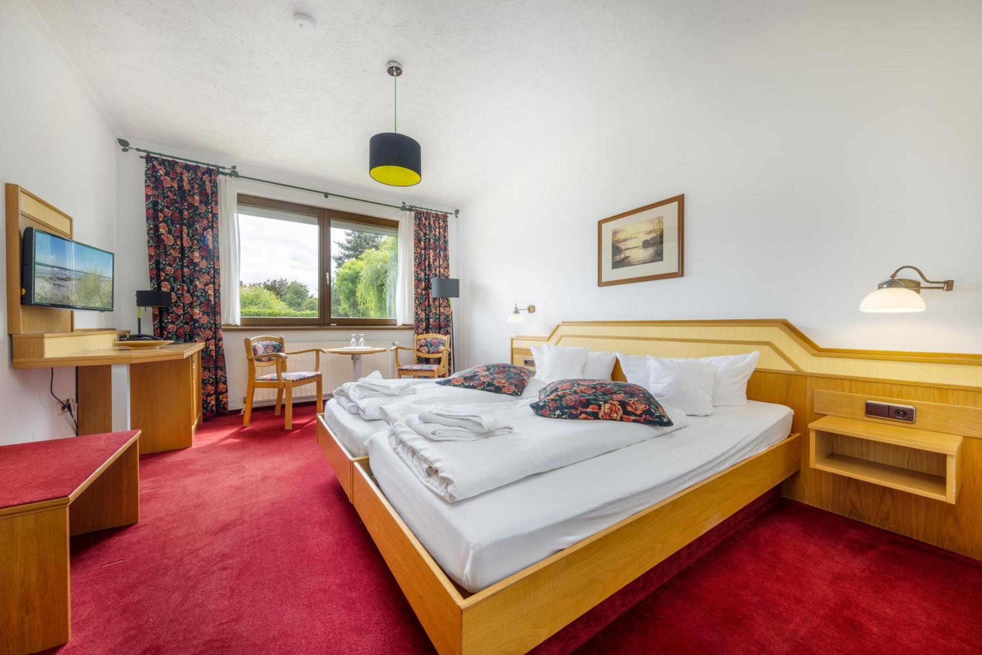 Landhotel Zur Schmiede 고렌레빈 외부 사진