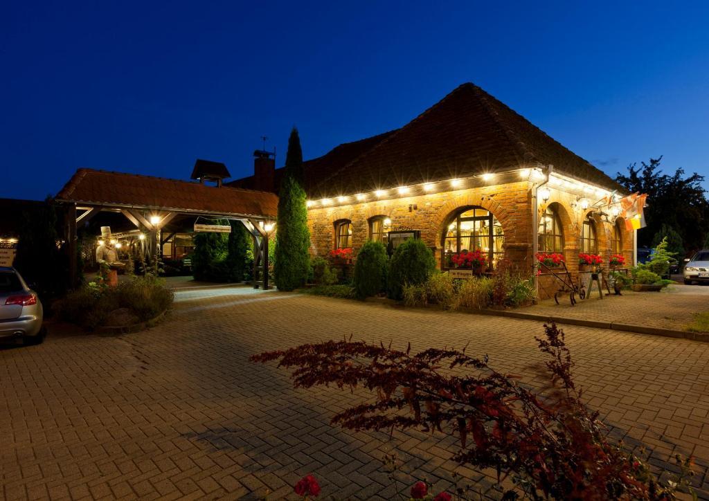 Landhotel Zur Schmiede 고렌레빈 외부 사진