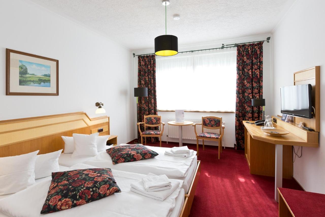 Landhotel Zur Schmiede 고렌레빈 외부 사진