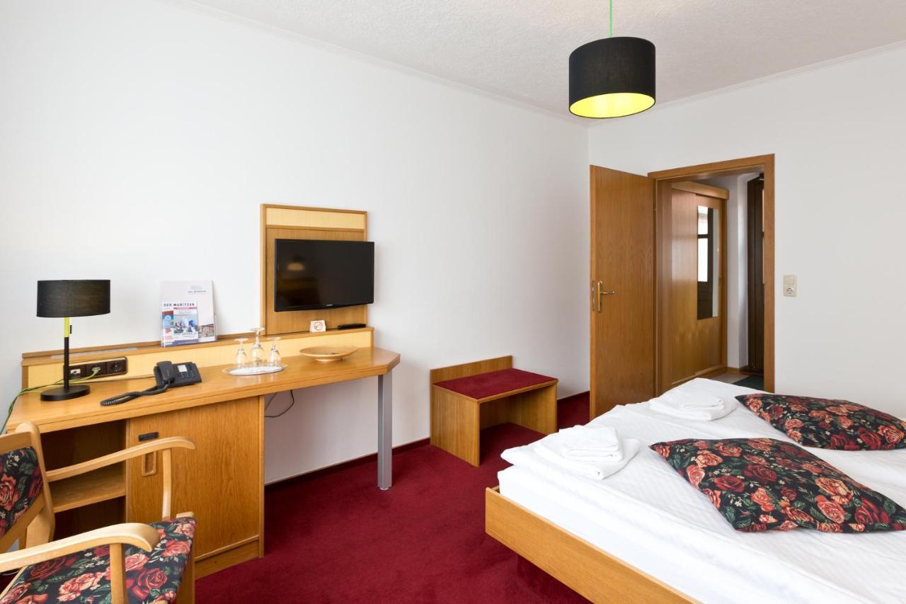 Landhotel Zur Schmiede 고렌레빈 외부 사진