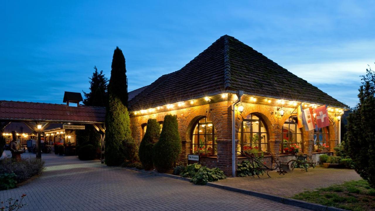 Landhotel Zur Schmiede 고렌레빈 외부 사진